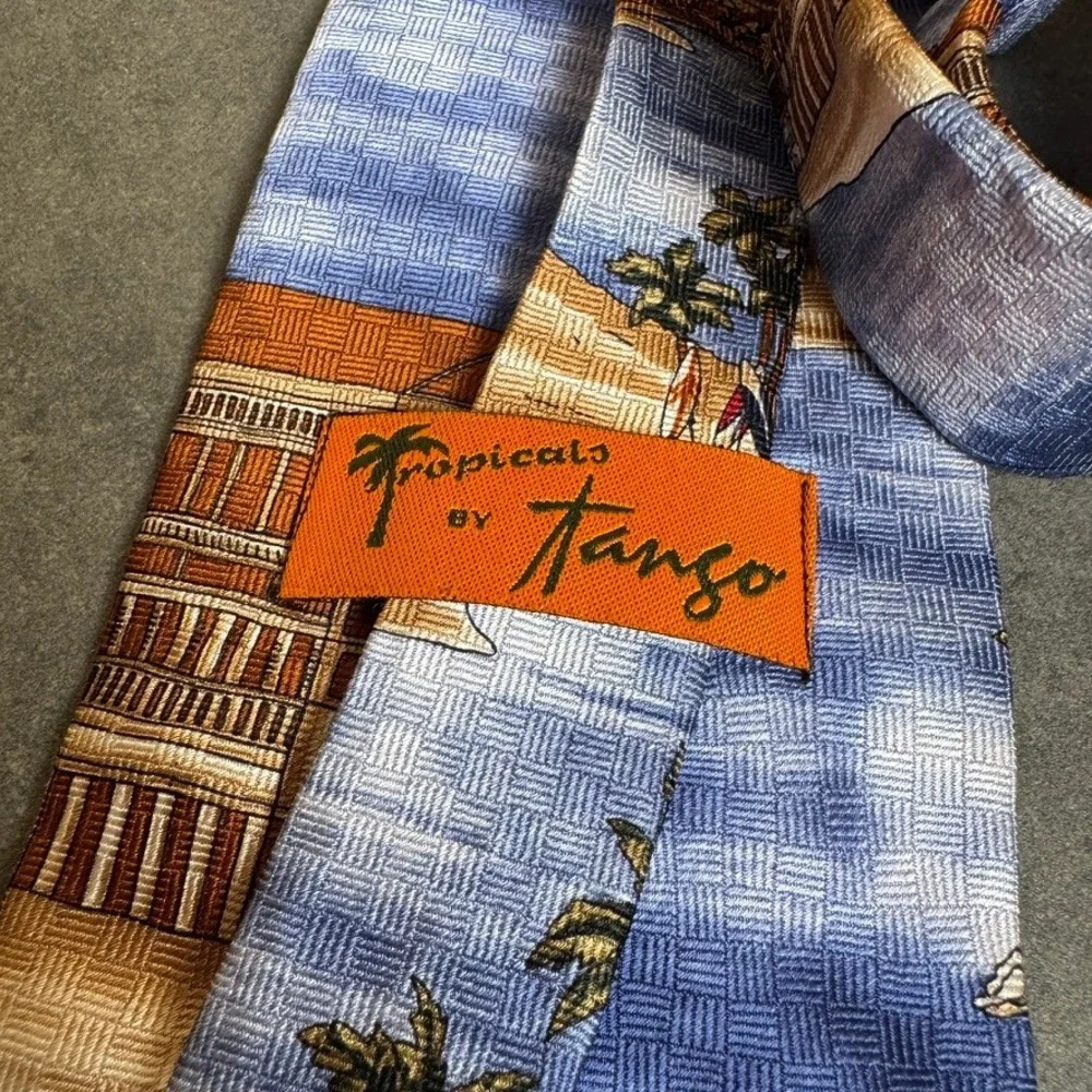Tropics by Tango Mens Silk‎ Hawaiian Tropical Scene Necktie